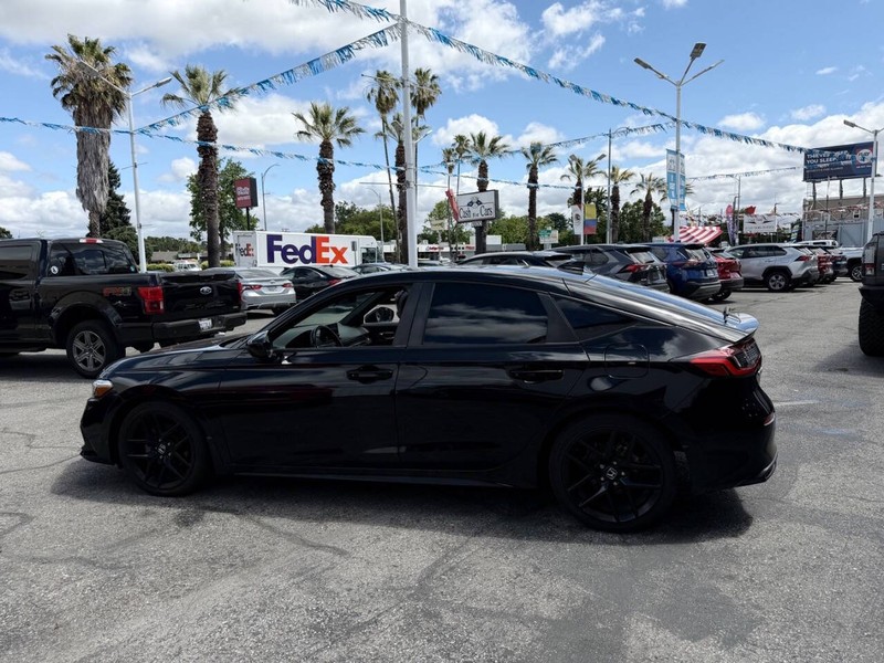 Honda Civic Hatchback Vehicle Full-screen Gallery Image 08