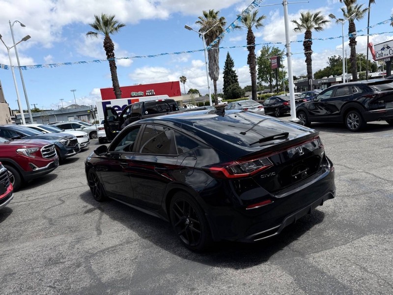 Honda Civic Hatchback Vehicle Full-screen Gallery Image 10