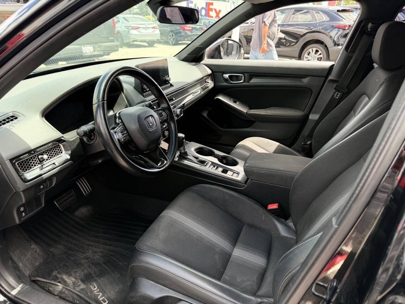 Honda Civic Hatchback Vehicle Full-screen Gallery Image 11
