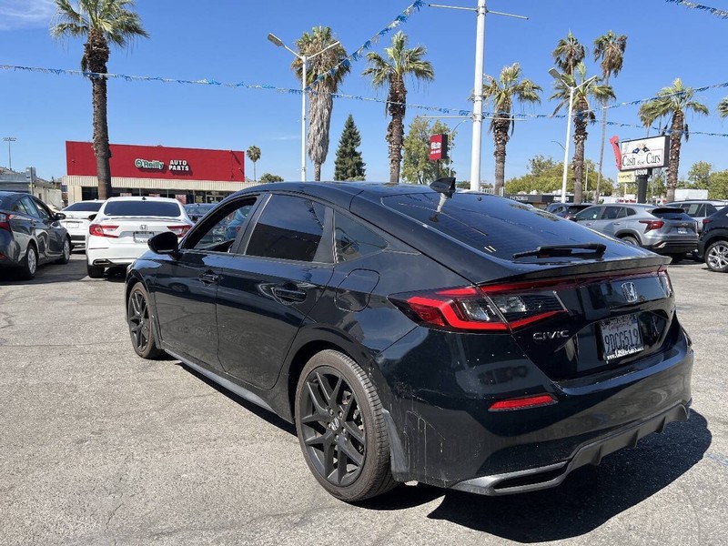 Honda Civic Hatchback Vehicle Full-screen Gallery Image 16
