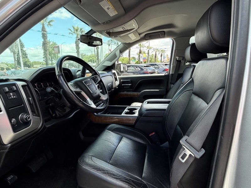 GMC Sierra 1500 Vehicle Full-screen Gallery Image 09