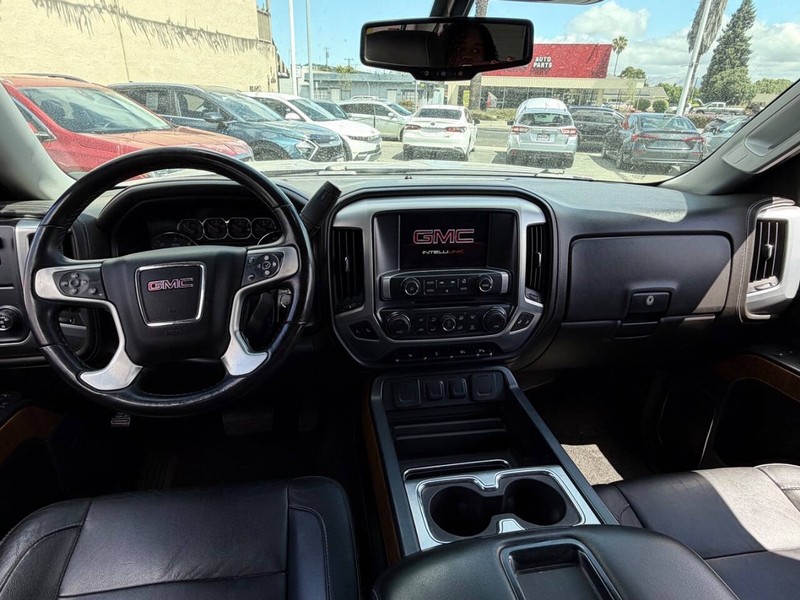 GMC Sierra 1500 Vehicle Full-screen Gallery Image 10