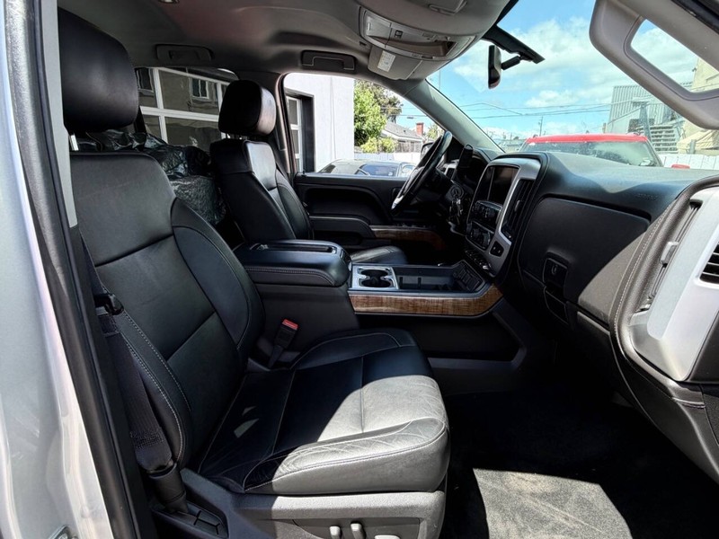 GMC Sierra 1500 Vehicle Full-screen Gallery Image 11