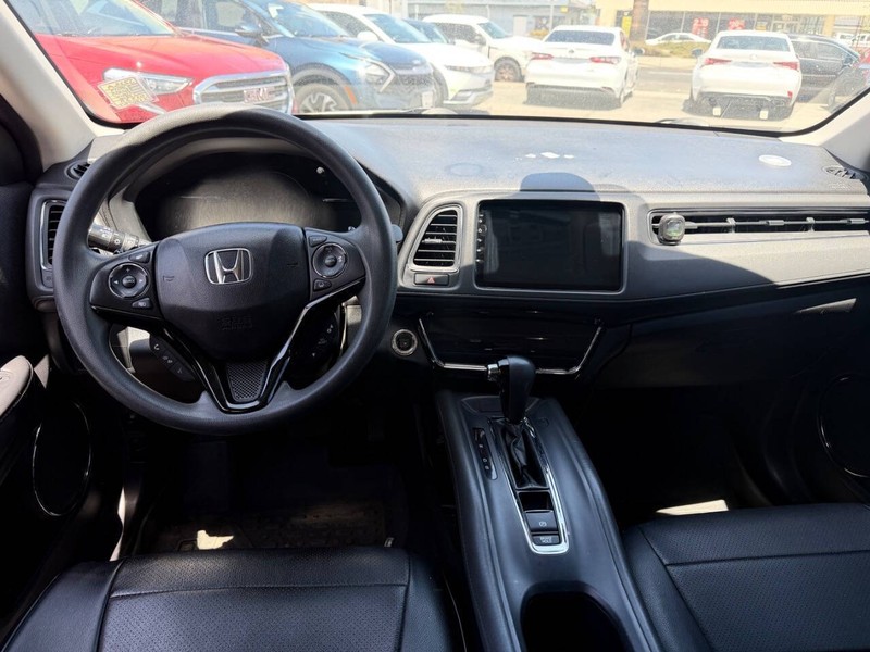 Honda HR-V Vehicle Full-screen Gallery Image 13