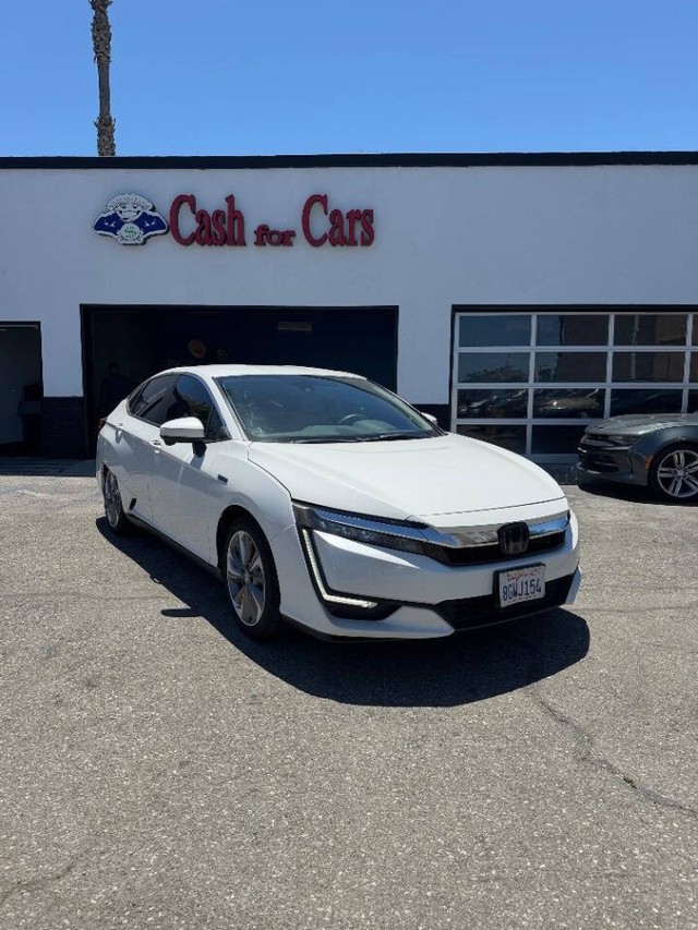Honda Clarity Plug-In Hybrid Vehicle Full-screen Gallery Image 02
