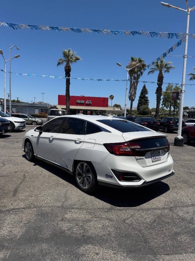 Honda Clarity Plug-In Hybrid Vehicle Full-screen Gallery Image 09