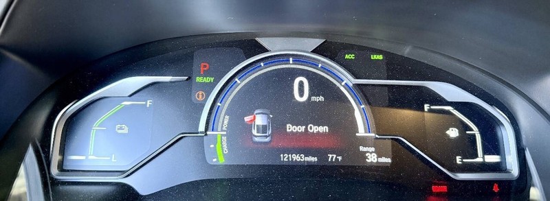 Honda Clarity Plug-In Hybrid Vehicle Full-screen Gallery Image 13