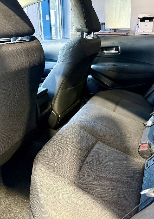 Toyota Corolla Vehicle Full-screen Gallery Image 20