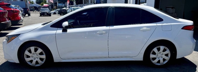 Toyota Corolla Vehicle Full-screen Gallery Image 08