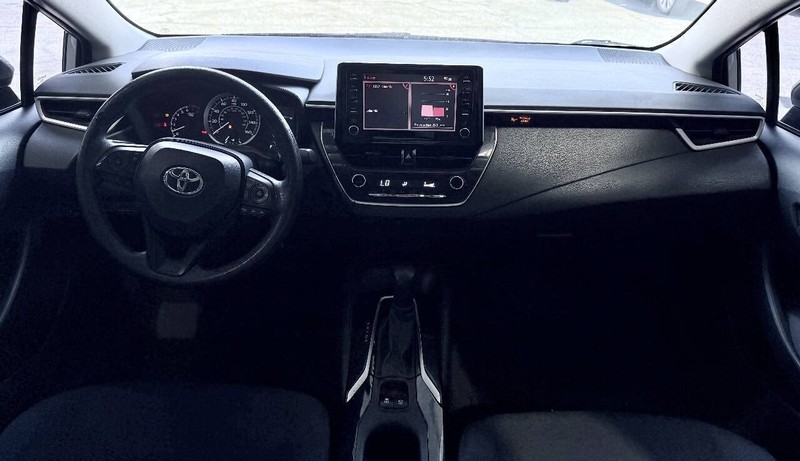 Toyota Corolla Vehicle Full-screen Gallery Image 14