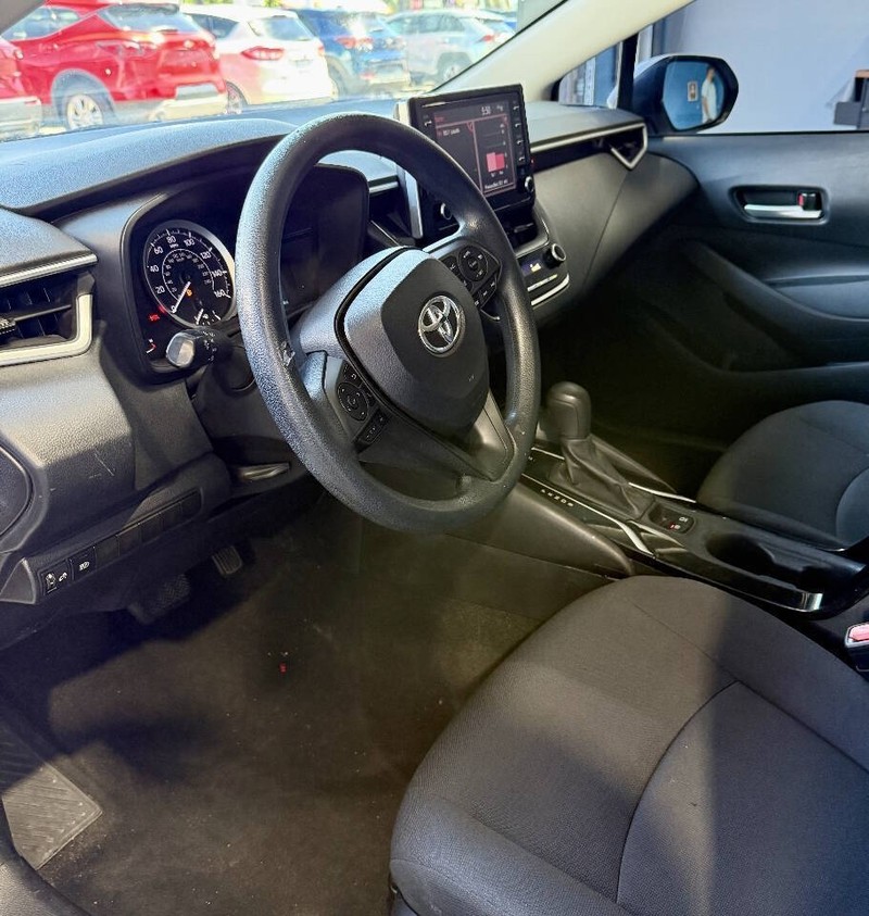 Toyota Corolla Vehicle Full-screen Gallery Image 18