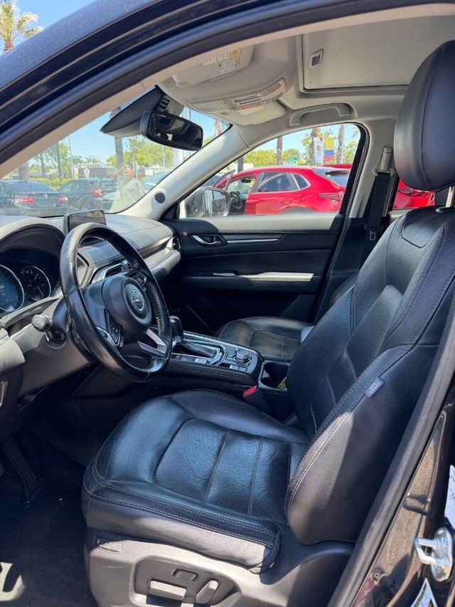 Mazda CX-5 Vehicle Full-screen Gallery Image 12
