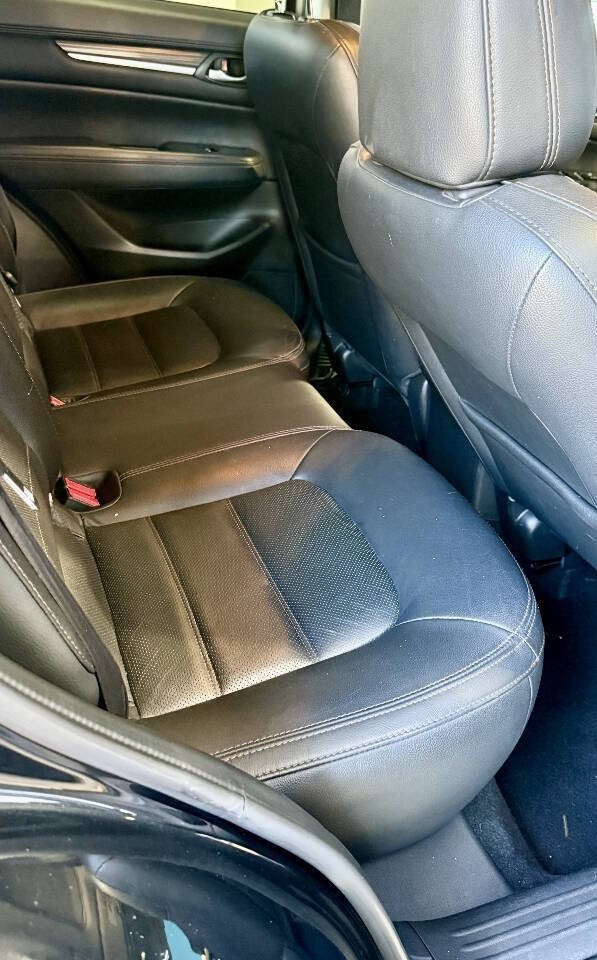 Mazda CX-5 Vehicle Full-screen Gallery Image 16