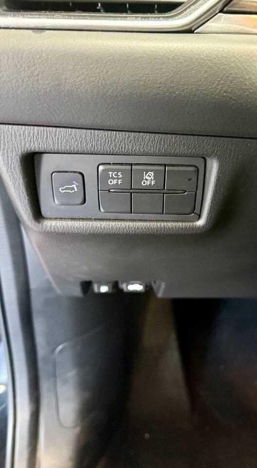 Mazda CX-5 Vehicle Full-screen Gallery Image 19