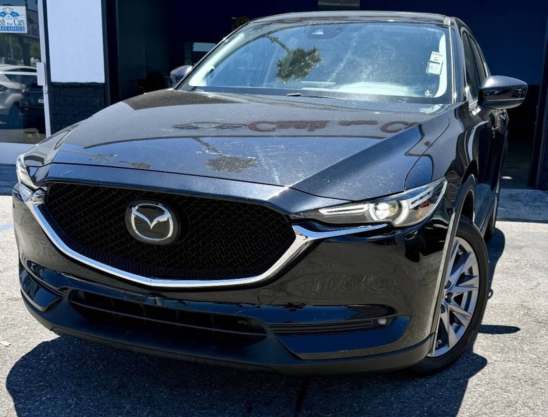 Mazda CX-5 Vehicle Full-screen Gallery Image 02