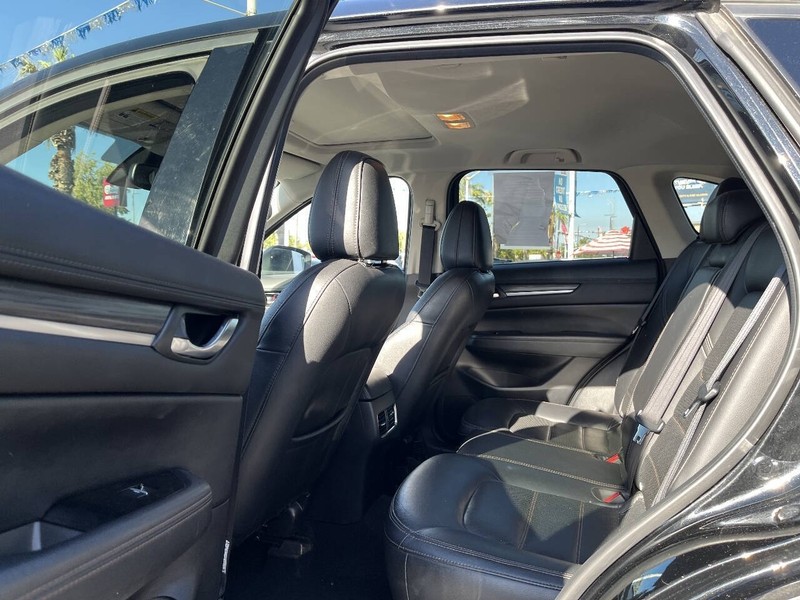 Mazda CX-5 Vehicle Full-screen Gallery Image 20