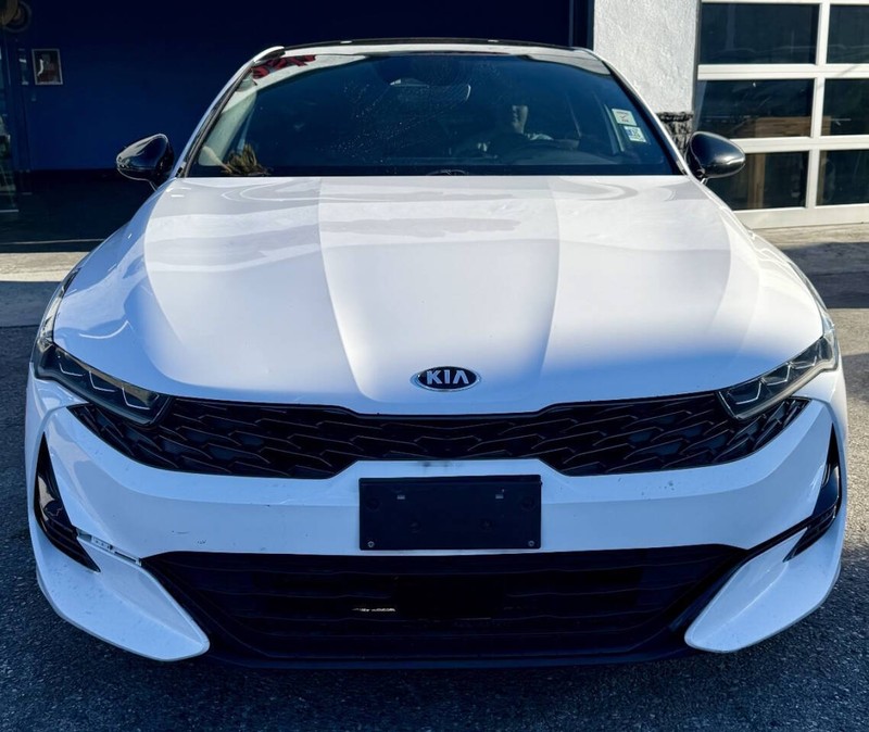 Kia K5 Vehicle Full-screen Gallery Image 04