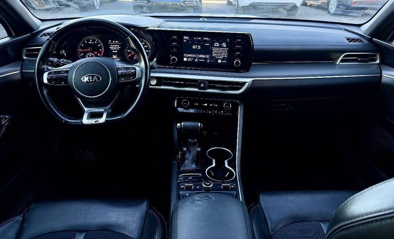 Kia K5 Vehicle Full-screen Gallery Image 12