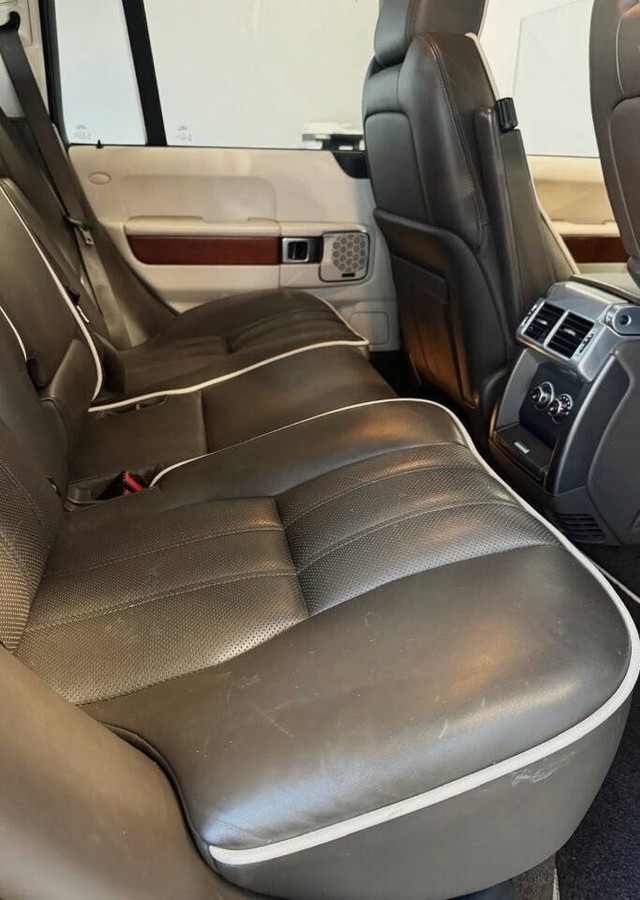 Land Rover Range Rover Vehicle Full-screen Gallery Image 08