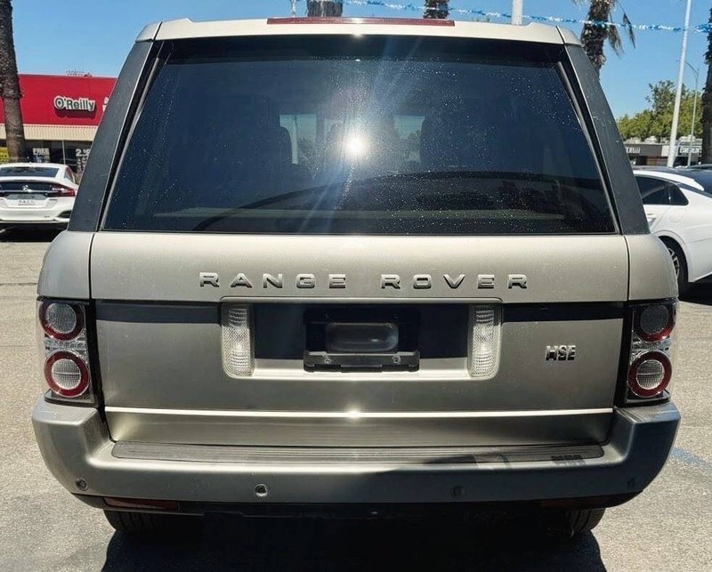 Land Rover Range Rover Vehicle Full-screen Gallery Image 05