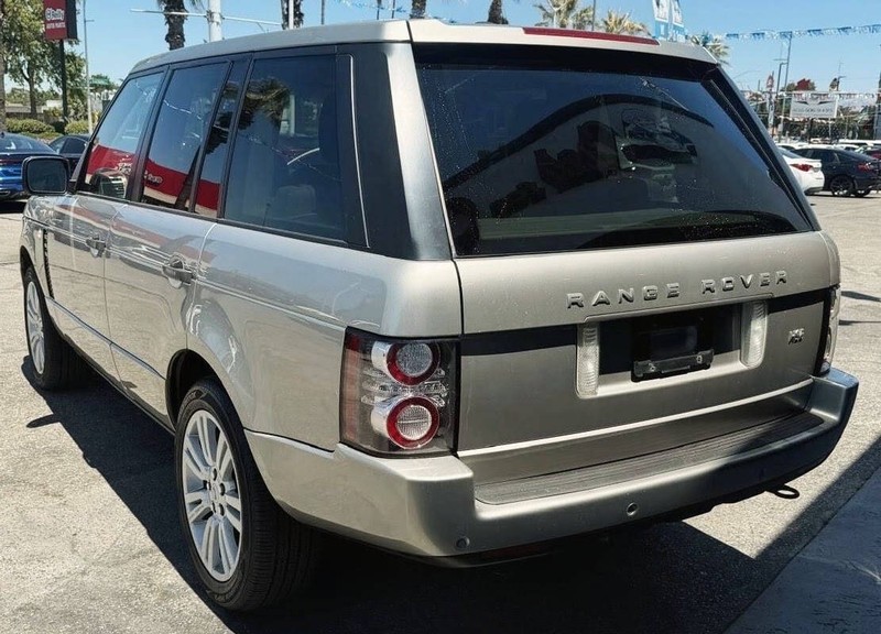 Land Rover Range Rover Vehicle Full-screen Gallery Image 06