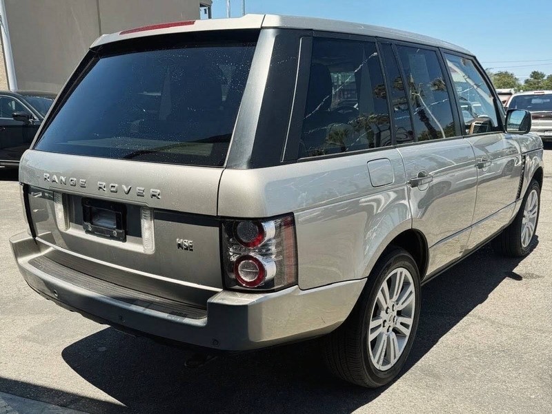 Land Rover Range Rover Vehicle Full-screen Gallery Image 07