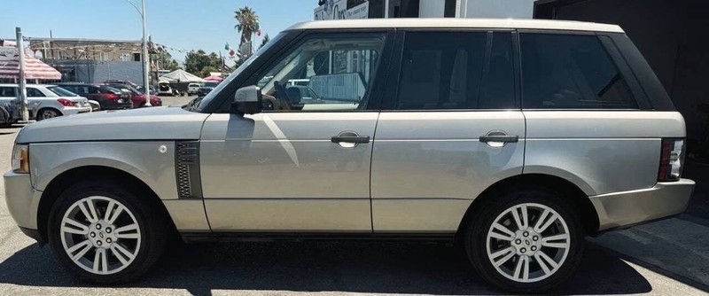 Land Rover Range Rover Vehicle Full-screen Gallery Image 08