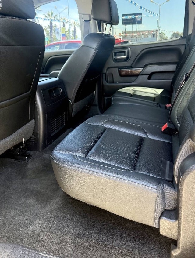 GMC Sierra 1500 Vehicle Full-screen Gallery Image 15