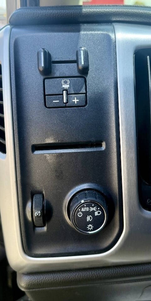 GMC Sierra 1500 Vehicle Full-screen Gallery Image 16