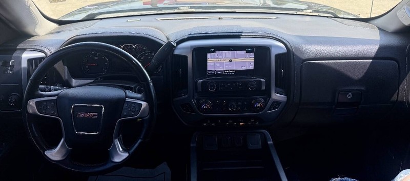 GMC Sierra 1500 Vehicle Full-screen Gallery Image 11