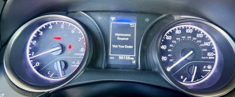 Toyota Camry Vehicle Full-screen Gallery Image 11