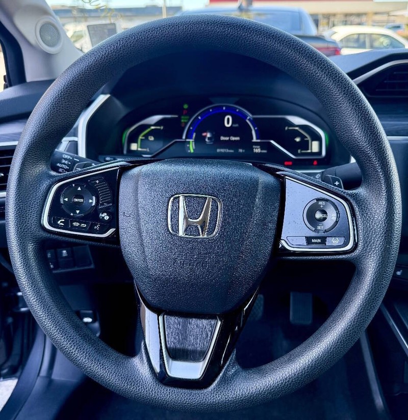 Honda Clarity Plug-In Hybrid Vehicle Full-screen Gallery Image 09