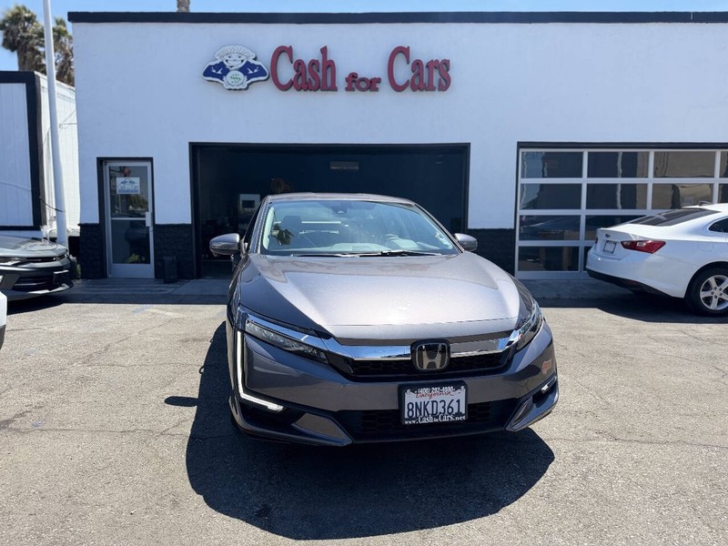 Honda Clarity Plug-In Hybrid Vehicle Full-screen Gallery Image 12