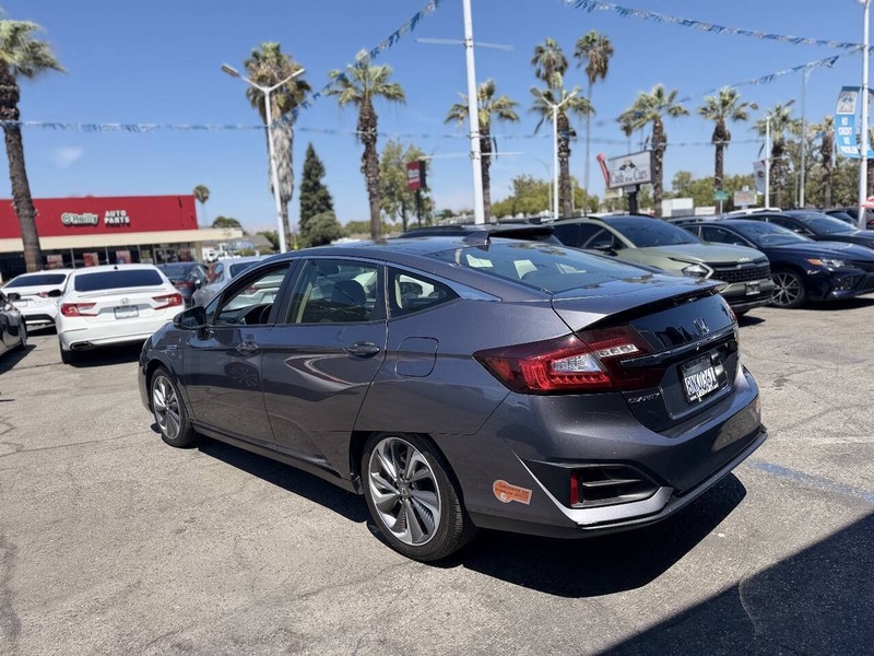 Honda Clarity Plug-In Hybrid Vehicle Full-screen Gallery Image 18