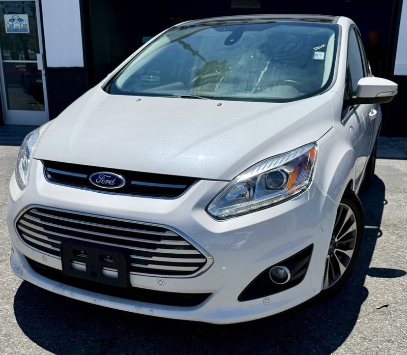 Ford C-Max Energi Vehicle Full-screen Gallery Image 02