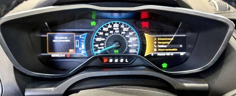 Ford C-Max Energi Vehicle Full-screen Gallery Image 11