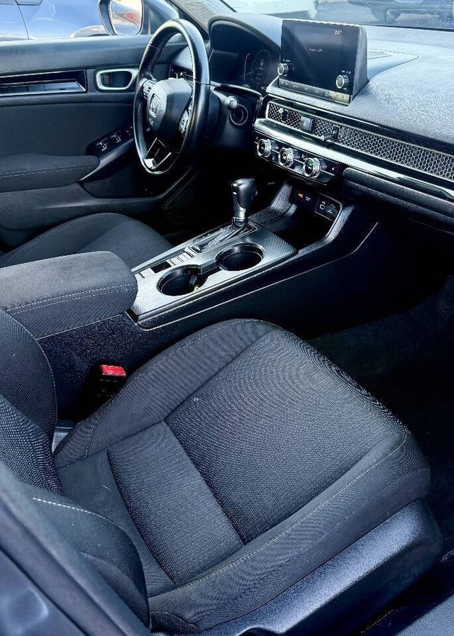 Honda Civic Sedan Vehicle Full-screen Gallery Image 15