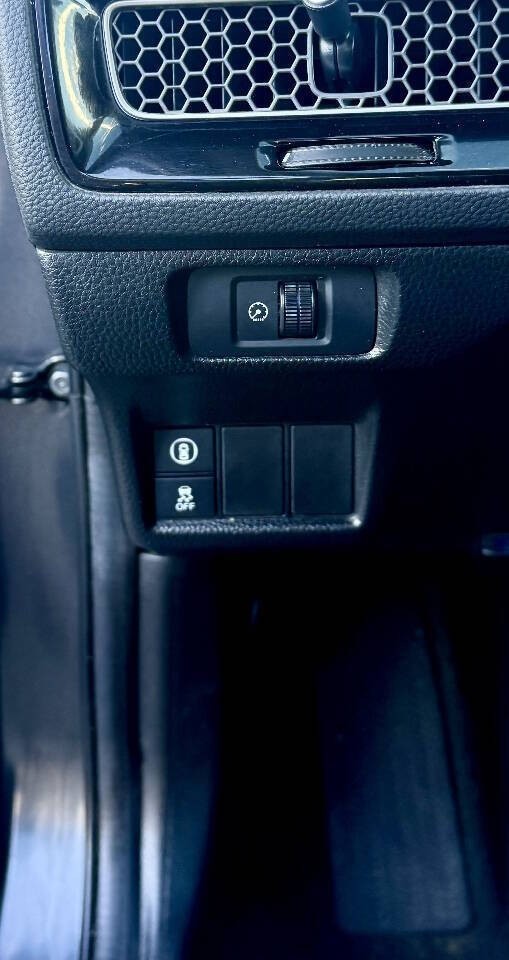 Honda Civic Sedan Vehicle Full-screen Gallery Image 19