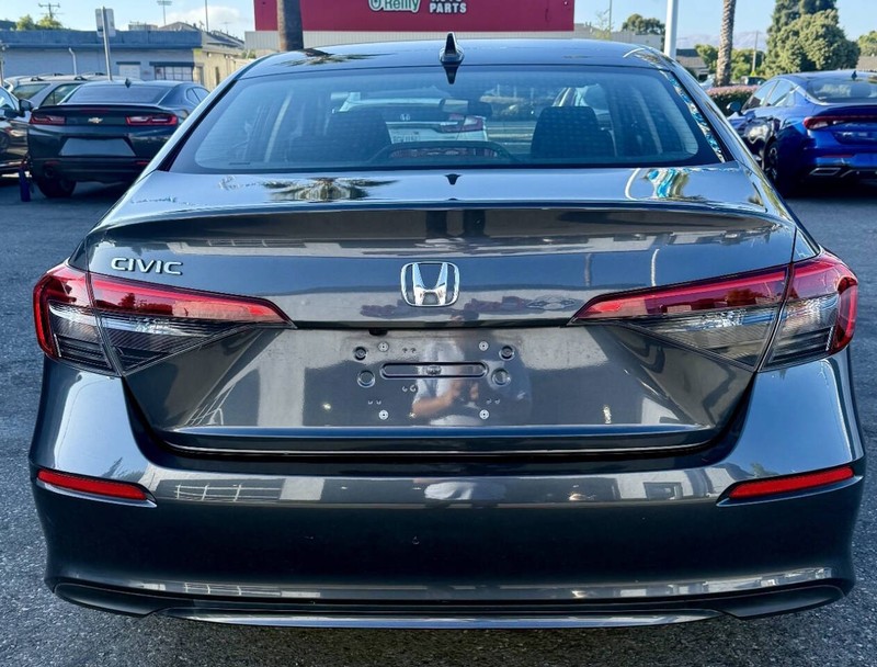 Honda Civic Sedan Vehicle Full-screen Gallery Image 05