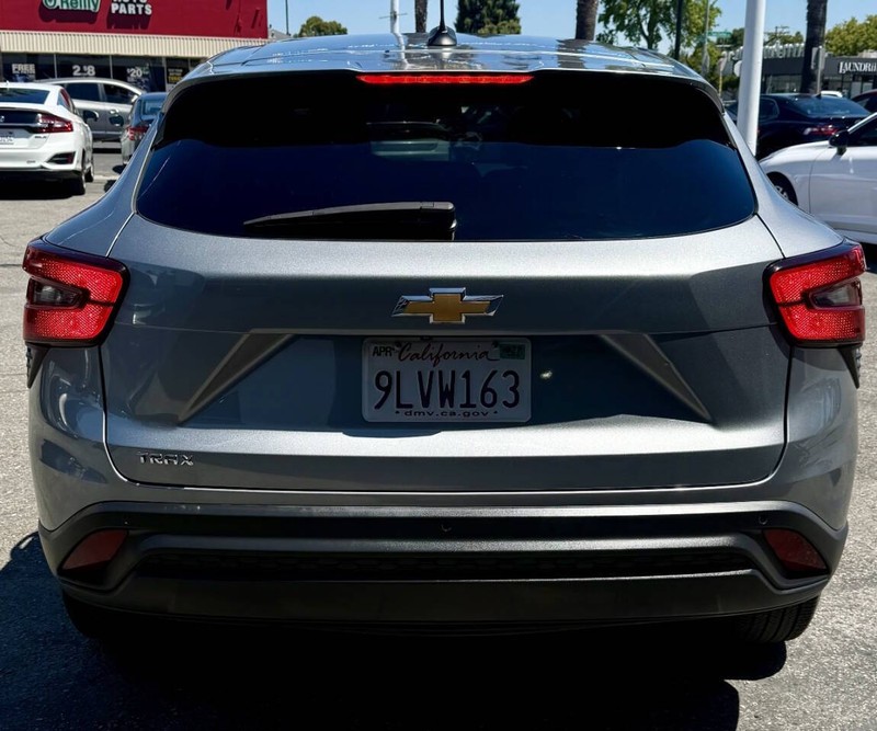 Chevrolet Trax Vehicle Full-screen Gallery Image 05