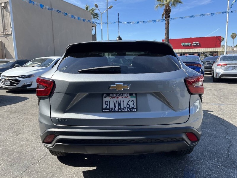 Chevrolet Trax Vehicle Full-screen Gallery Image 16