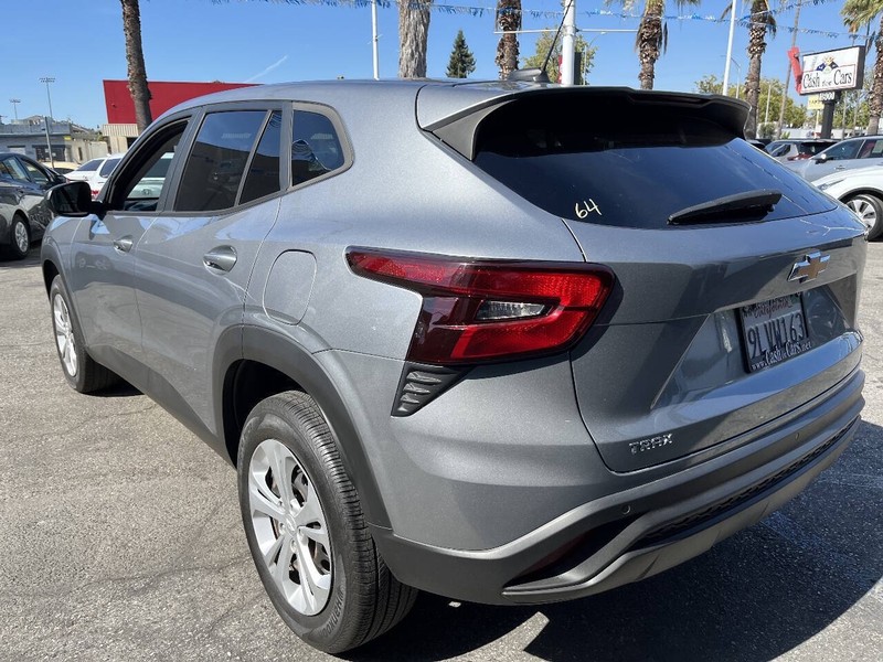 Chevrolet Trax Vehicle Full-screen Gallery Image 17