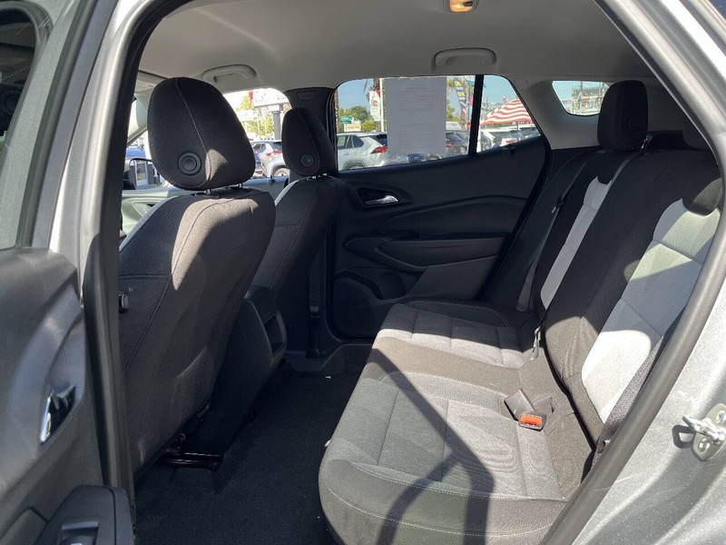 Chevrolet Trax Vehicle Full-screen Gallery Image 19