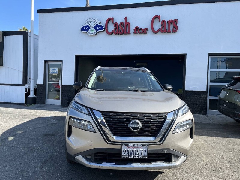 Nissan Rogue Vehicle Full-screen Gallery Image 12
