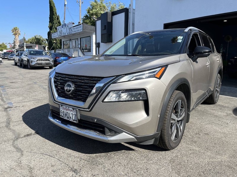 Nissan Rogue Vehicle Full-screen Gallery Image 19