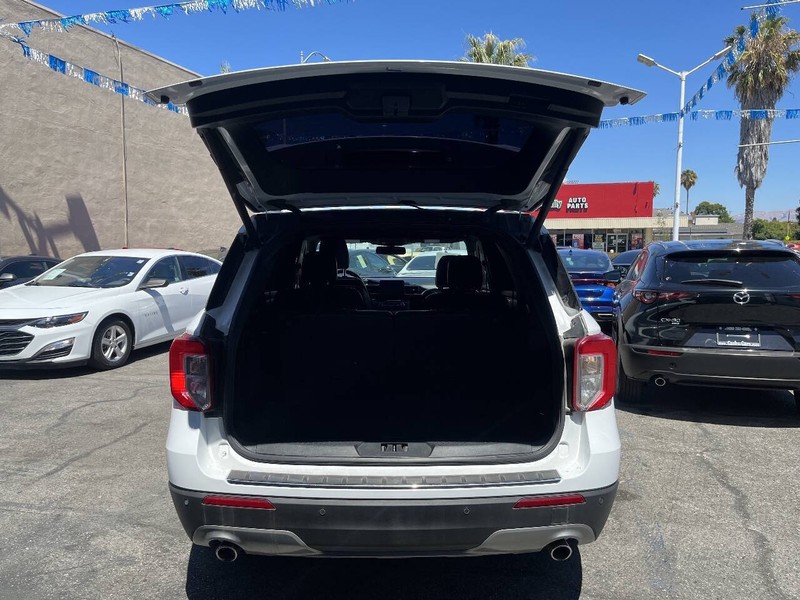Ford Explorer Vehicle Full-screen Gallery Image 20