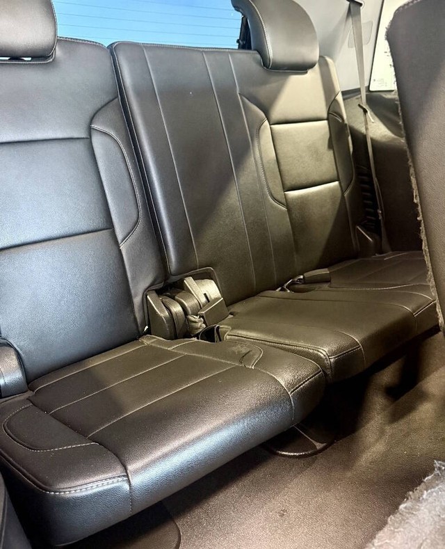 Chevrolet Tahoe Vehicle Full-screen Gallery Image 18