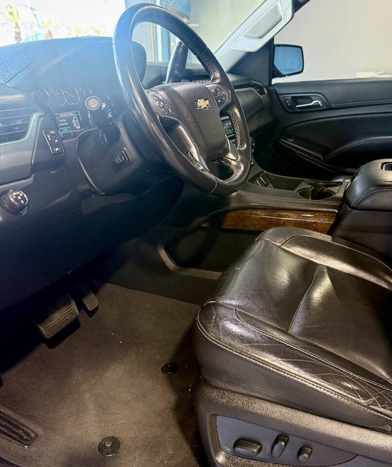 Chevrolet Tahoe Vehicle Full-screen Gallery Image 14