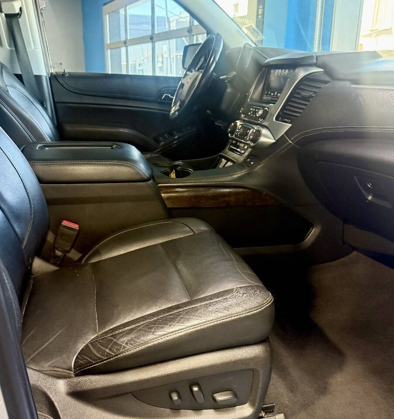 Chevrolet Tahoe Vehicle Full-screen Gallery Image 15