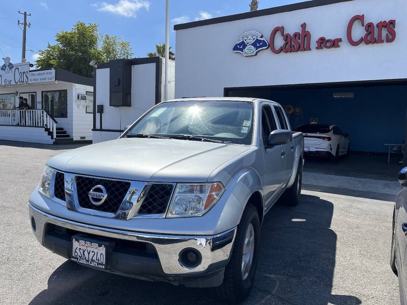 Nissan Frontier Vehicle Full-screen Gallery Image 19